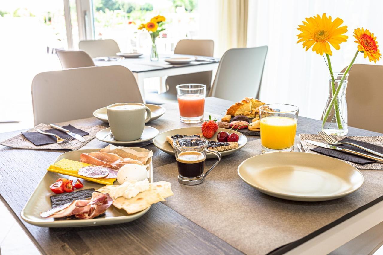 I Delfini - Natural B&B Cesenatico Ngoại thất bức ảnh